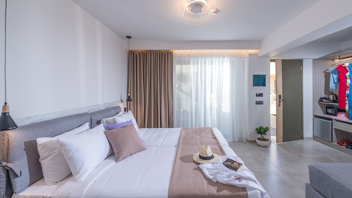 Junior Suite Land View 